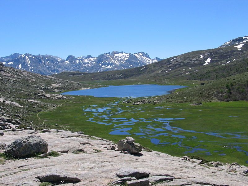 File:Lac de Nino.jpg