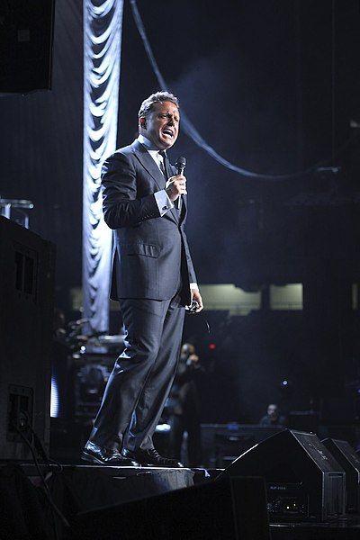 File:Luis miguel 2012.jpg