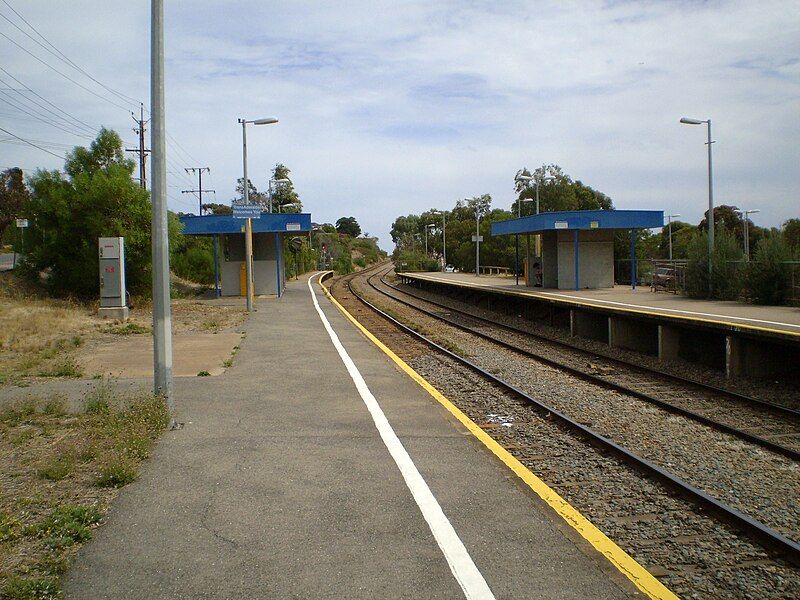 File:MarinoRocksRailwayStationAdelaide.jpg