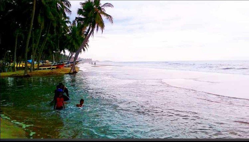 File:Maruthamunai beach.jpg