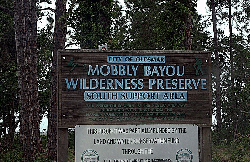 File:Mobbly Bayou Sign.jpg