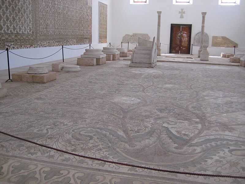 File:Mosaic Sabratha 09.JPG