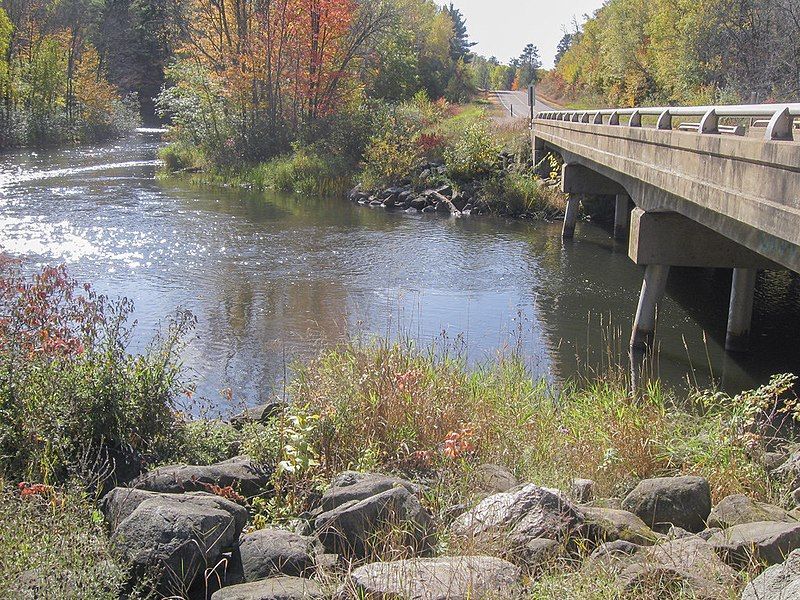 File:Namekagon river.jpg