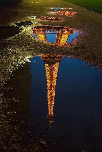 File:Reflet-tour-Eiffel-Paris-Luc-Viatour.jpg