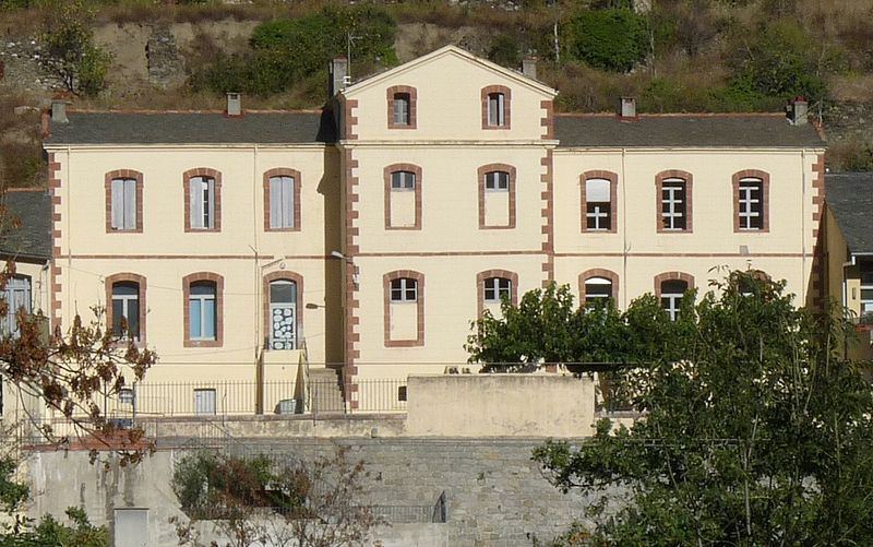 File:Serdinya mairie1.JPG