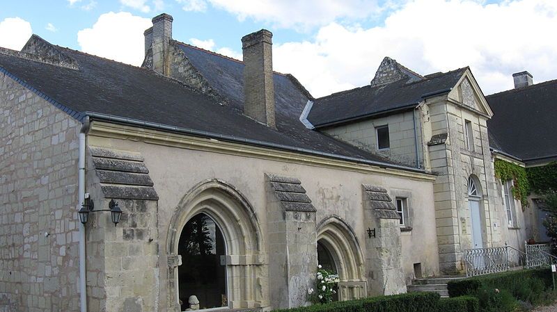 File:Seuilly abbaye 1.jpg