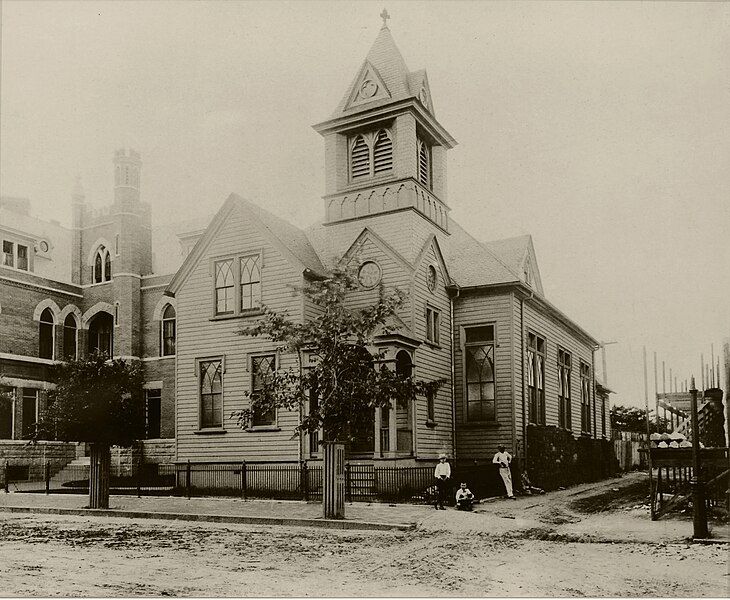 File:StAndrewsSundaySchoolAndConcertHallCirca1901.jpg