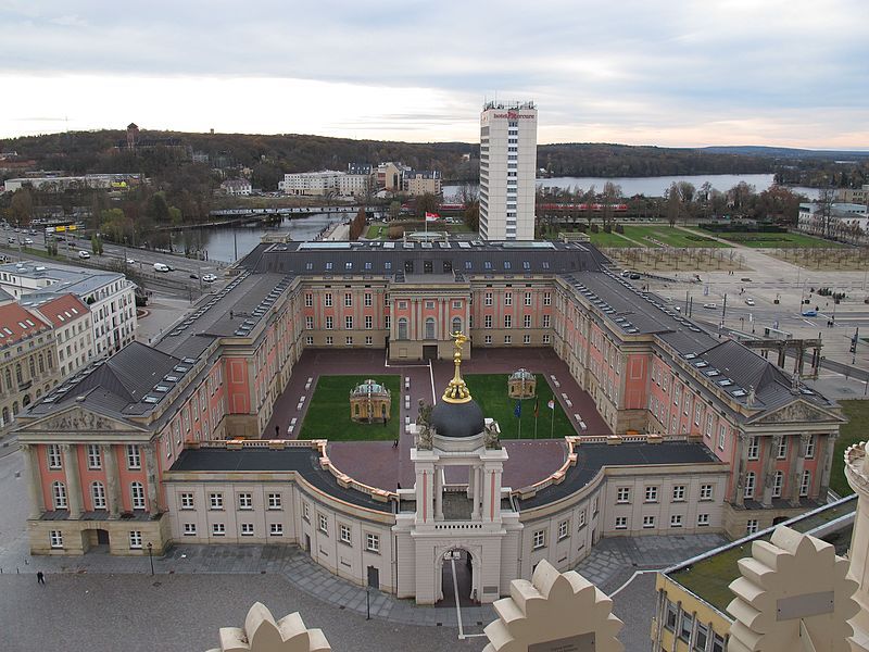 File:Stadtschloss Potsdam.jpg