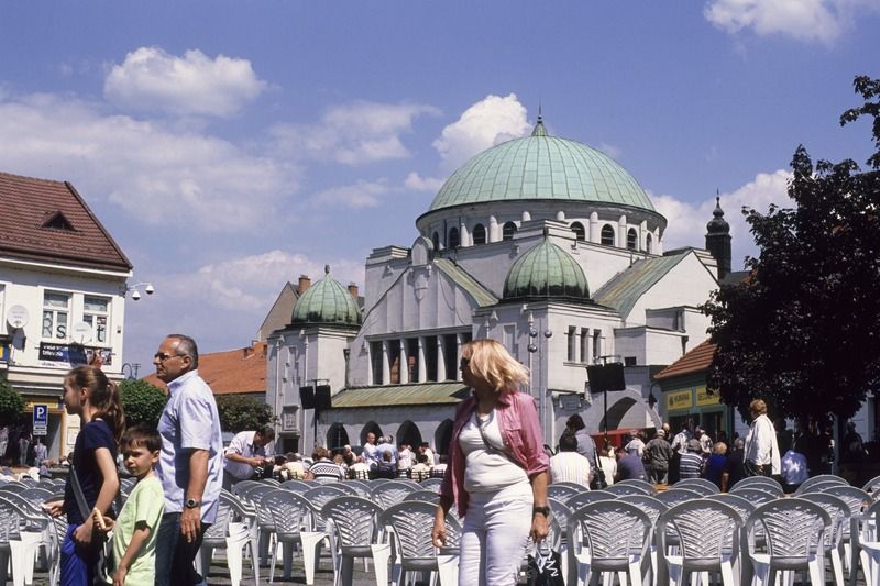 File:Synagóga v Trenčíne.tif