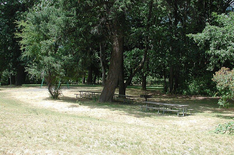 File:Viento picnic area.jpg