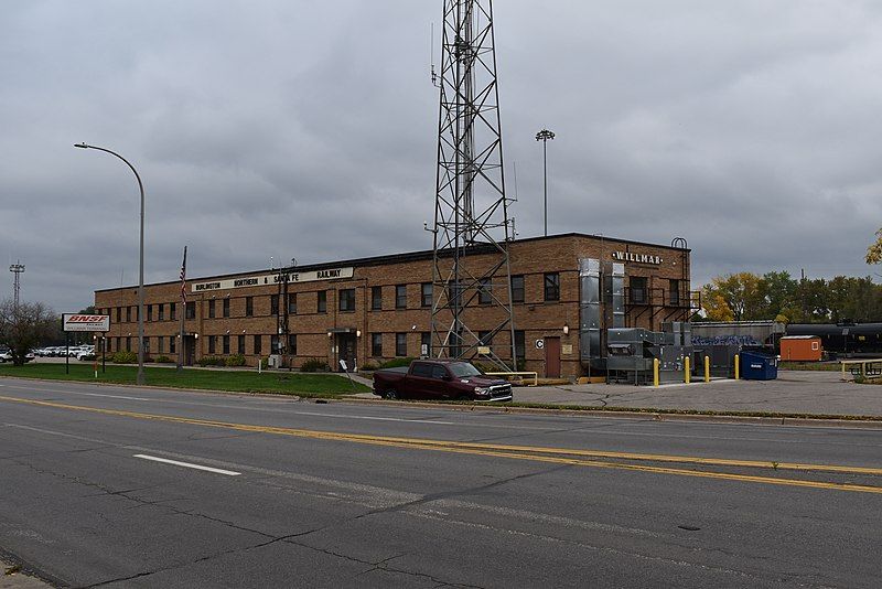 File:Willmar MN station.jpg