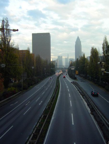 File:Bundesautobahn 648, Frankfurt.jpg