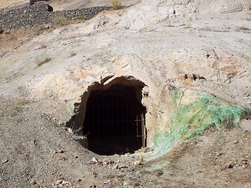 File:Clifton-Clifton Smelter Cave-1800s.jpg