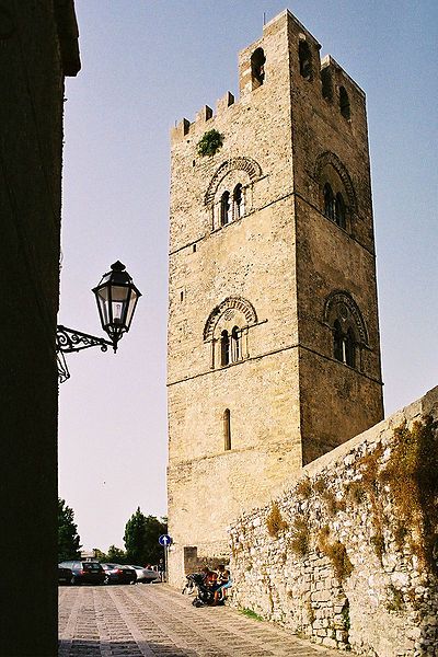 File:Erice-Chiesa-Madre-bjs-3.jpg