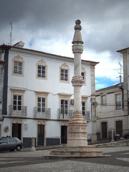 File:Estremoz11.jpg