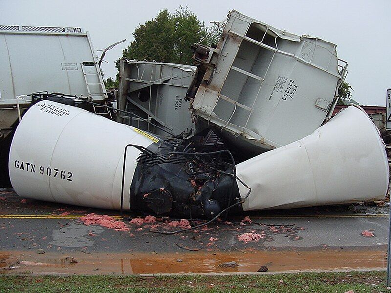 File:Farragut derailment 6.JPG