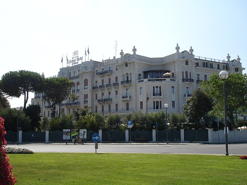 File:Grand Hotel Rimini.jpg