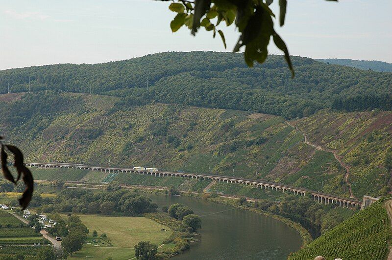 File:Hangviadukt Puenderich 2005-09-25.jpg