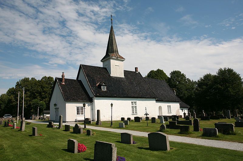 File:Idd kirke TRS.jpg