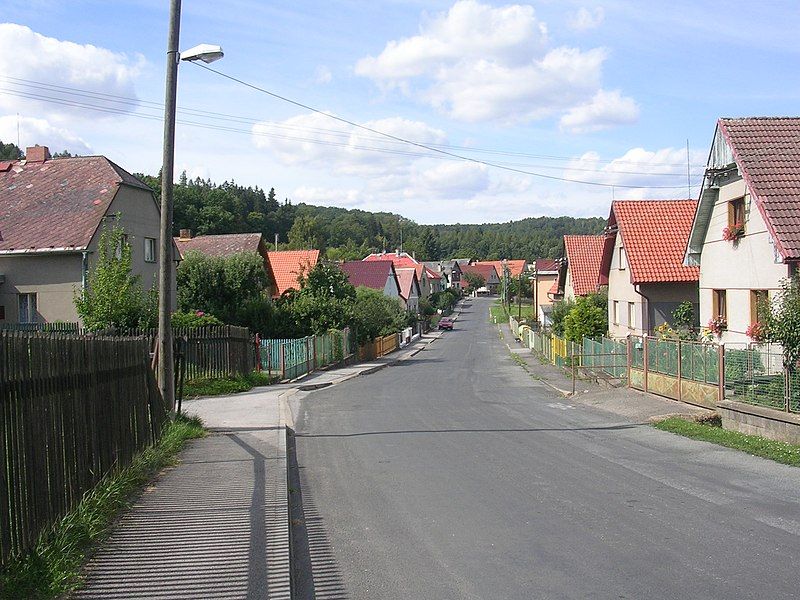 File:Karlova Ves (02).jpg