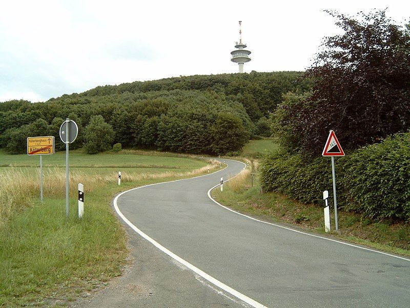 File:Koeterberg Gipfelstrasse.jpg