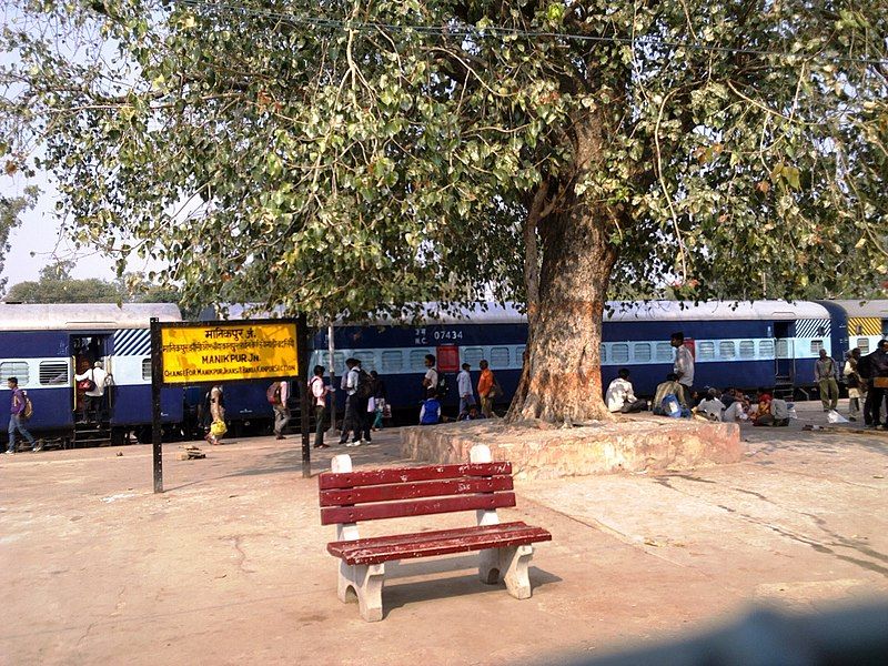 File:Manikpur Junction (38506305570).jpg