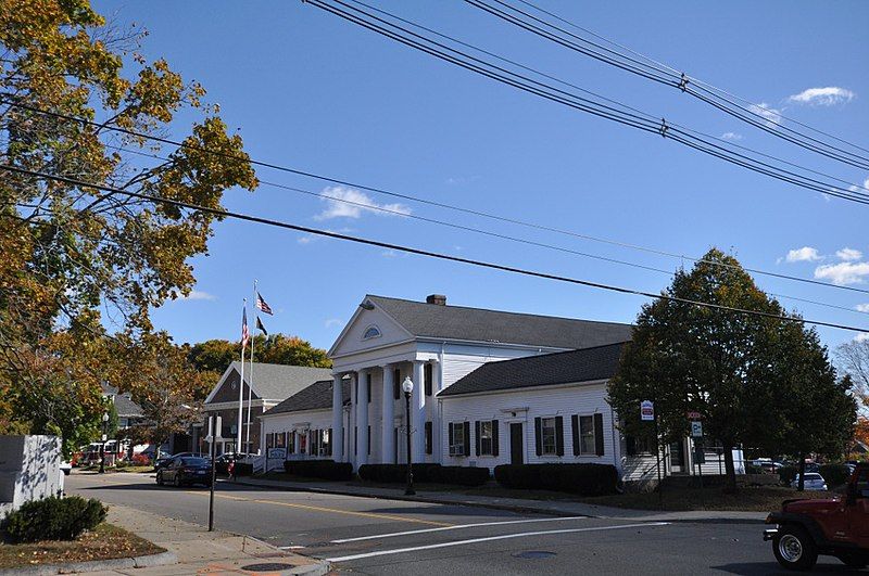 File:MiddleboroughMA PoliceStation.jpg