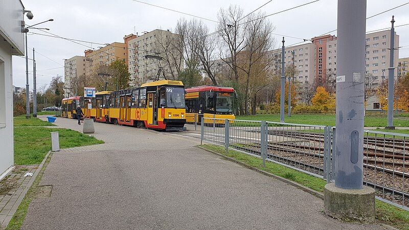 File:Pętla tramwajowa Piaski.jpg