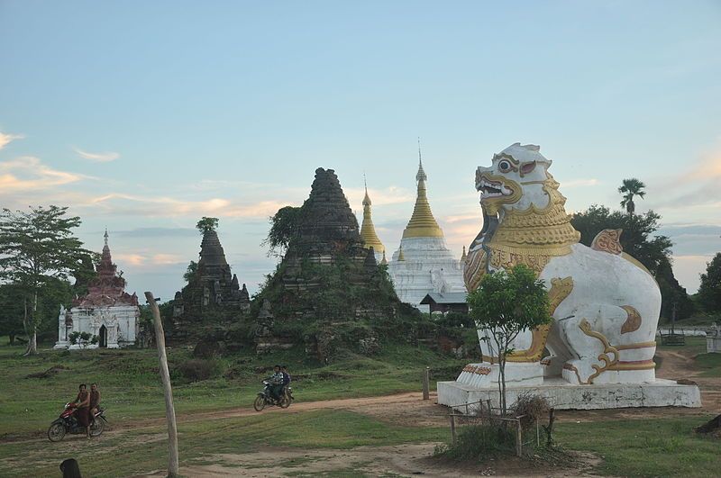 File:Pagoda PhaLanGon.JPG