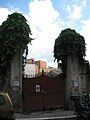 The gate of the courtyard "of the cavallerizza" on Leonardo Murialdo Street (June 2009).