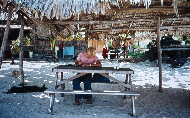 File:Phuket-Nai Harn-10-John's Restaurant-1976-gje.jpg