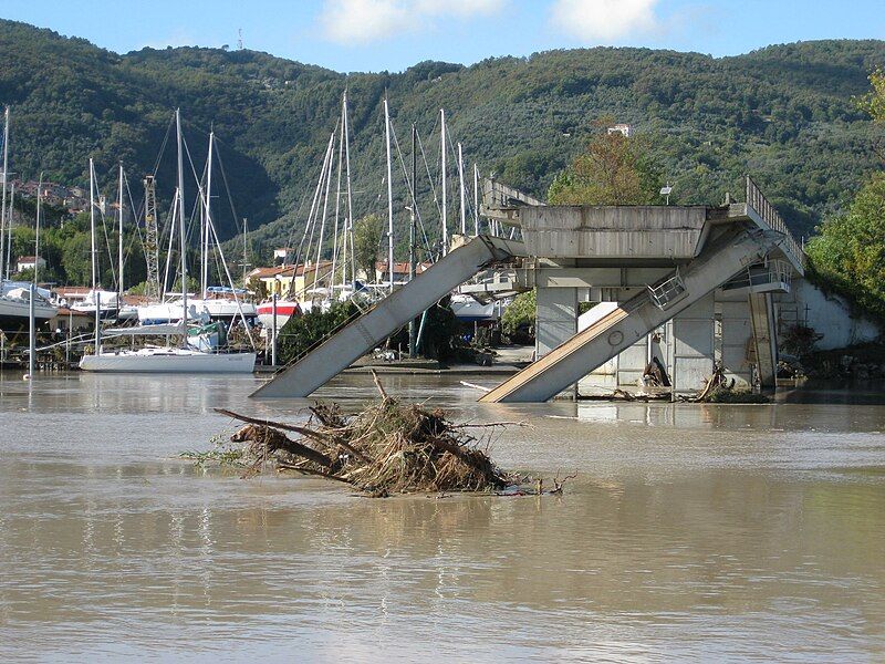 File:Ponte della Colombiera.jpg