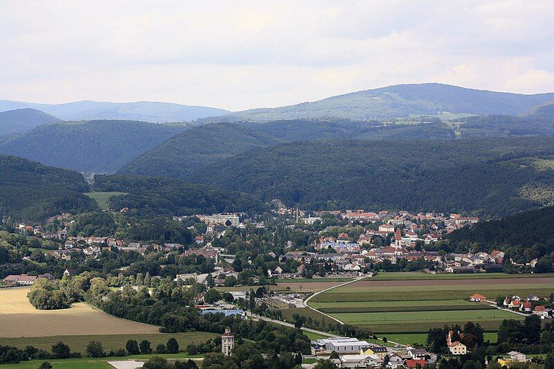 File:Pottenstein Niederösterreich.JPG