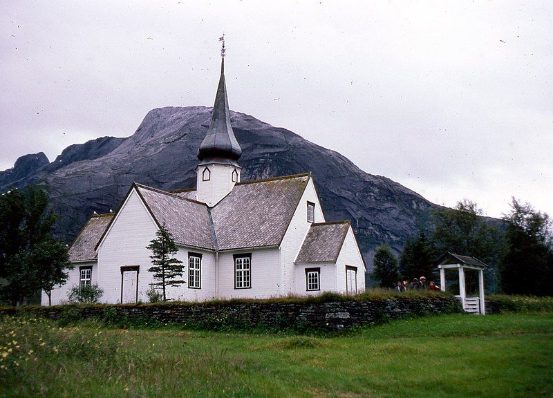 File:Roerstad church.jpg