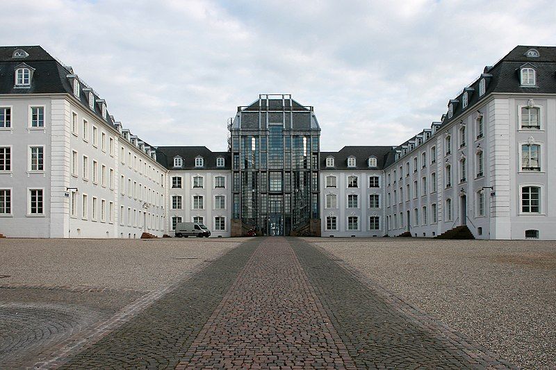 File:Saarbruecken Schloss 5.jpg