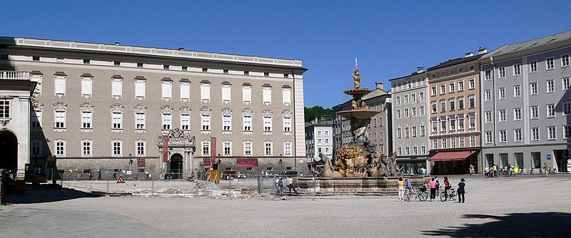 File:Salzburg Residenzplatz 2008.jpg