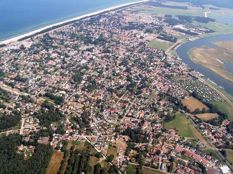 File:Stadt Zingst.jpg