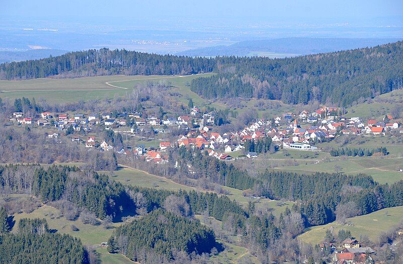 File:Streichen, Balingen (Zollernalbkreis).jpg