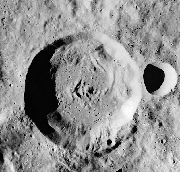 File:Tiselius crater AS16-M-0017.jpg