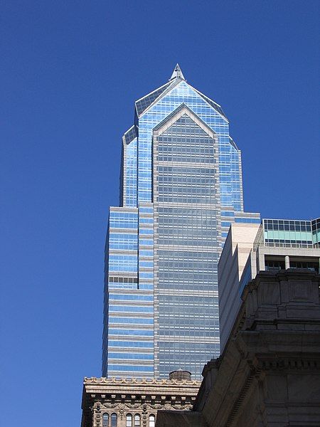 File:Two liberty place.JPG