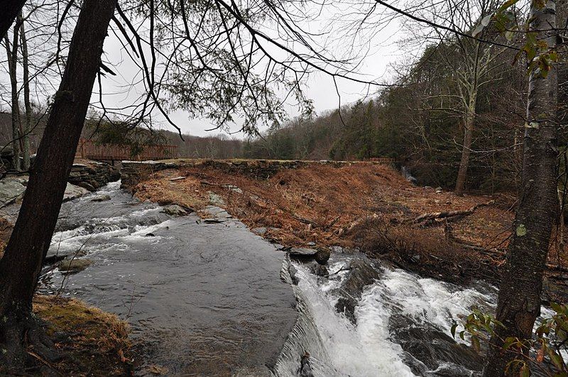 File:VernonCT ValleyFallsDam.jpg