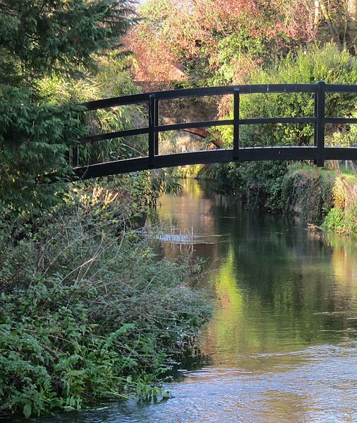 File:2 bridges, Bungay.jpg