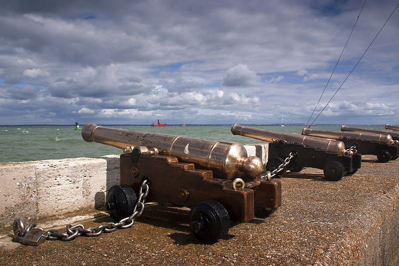 File:Cowles Castle cannon.jpg