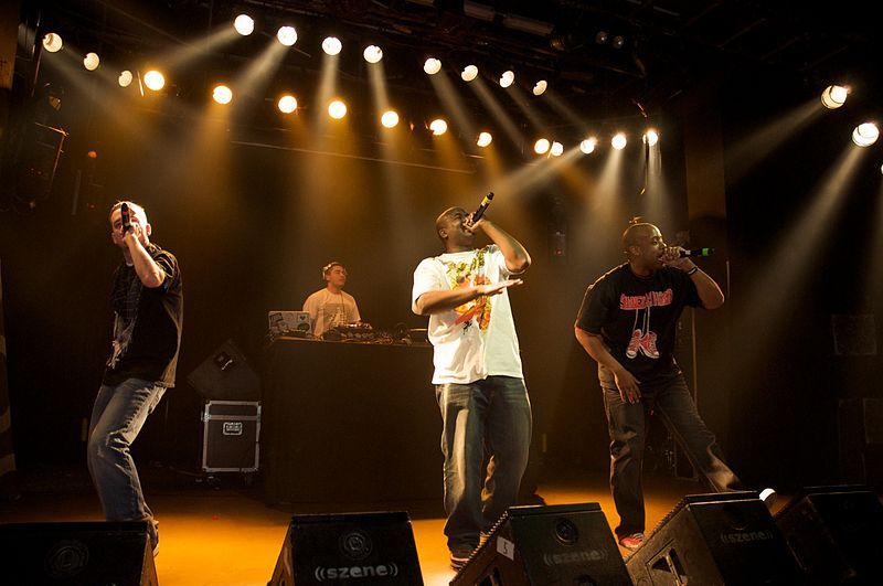 File:CunninLynguists live.jpg