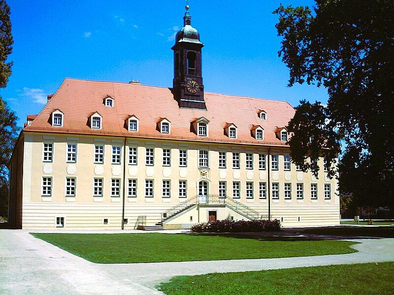 File:Elsterschloß Elsterwerda3.JPG