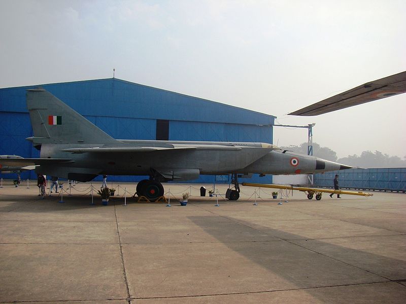 File:Ex IAF Mig-25.jpg