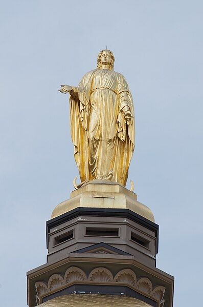 File:Golden Dome Statue.jpg