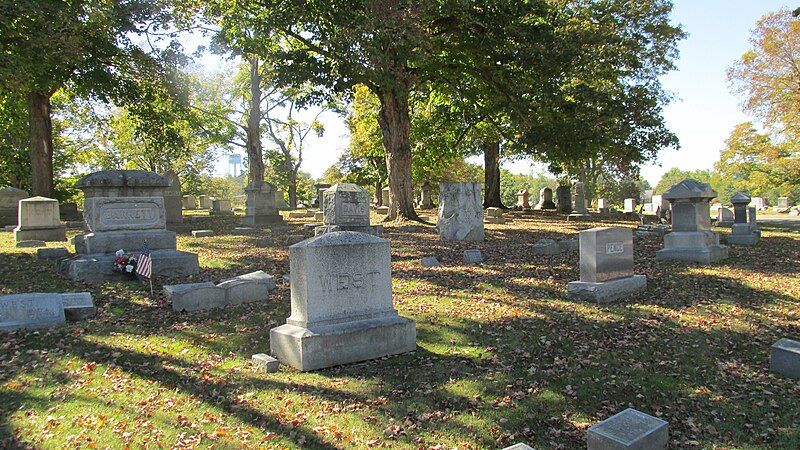 File:HillsboroCemetery26.JPG