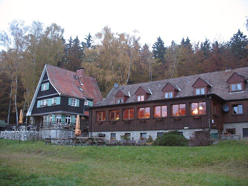 File:Jagdschloss Windenhütte.jpg