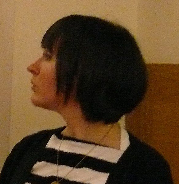 File:Kat Banyard profile.jpg